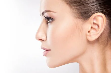جراحی لیپوماتیک یا لیپوساکشن گردن و چانه و انجام آن توسط متخصص زیبایی